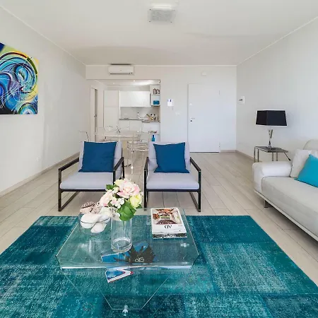 Isola Bella Infinity