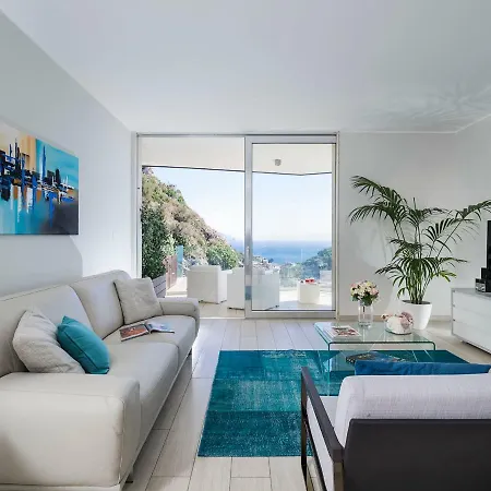 Isola Bella Infinity Apartahotel 4*