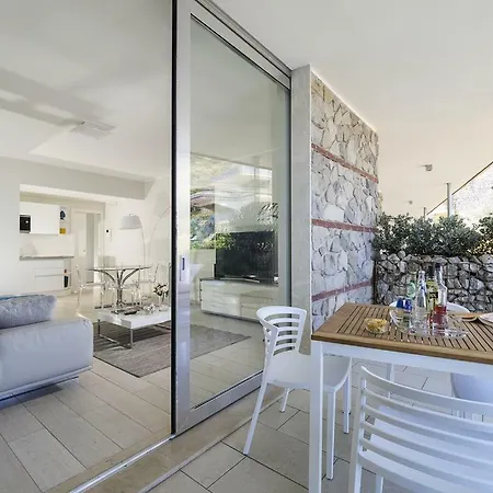 Apartahotel Isola Bella Infinity 4*