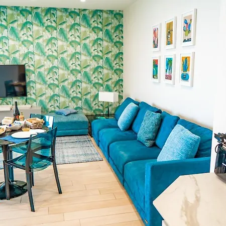 Isola Bella Infinity