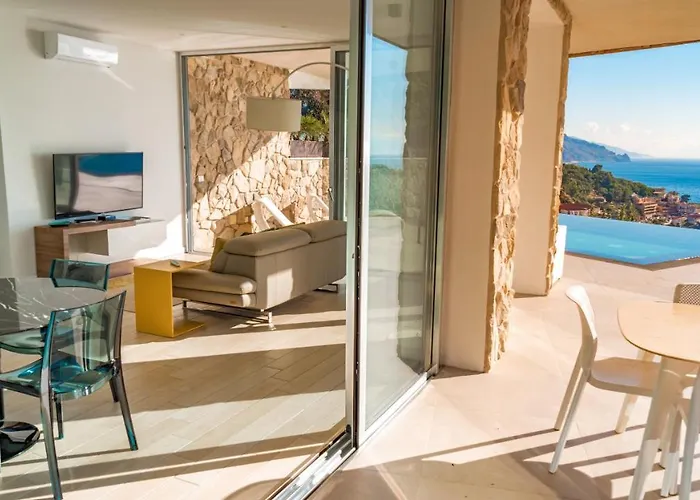 Ξενοδοχείο με διαμερίσματα Isola Bella Infinity 4*