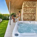 Apartmanhotel Isola Bella Infinity 4*