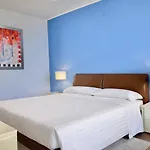 Isola Bella Infinity Apartmanhotel 4*