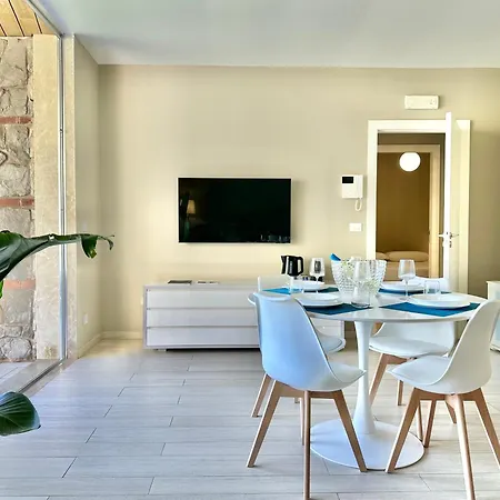 Aparthotel Isola Bella Infinity 2*