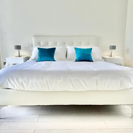 Isola Bella Infinity Aparthotel 2*