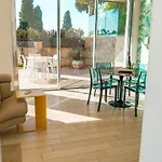 Ξενοδοχείο με διαμερίσματα Isola Bella Infinity 4*