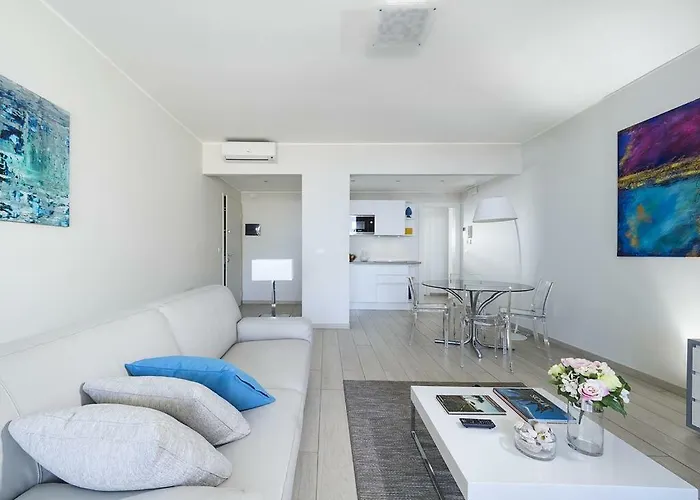 Lägenhetshotell Isola Bella Infinity 4*